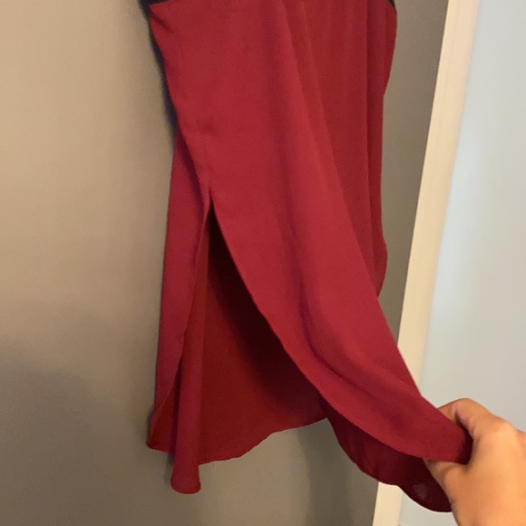 Burgundy tank blouse - Picture 2 of 3